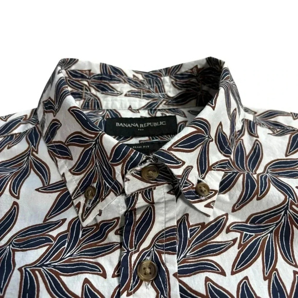 Banana Republic Men’s Button Down Leaf Pattern Slim Fit Shirt (Size M) - Picture 6 of 10